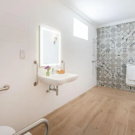 Georges Boutique Living