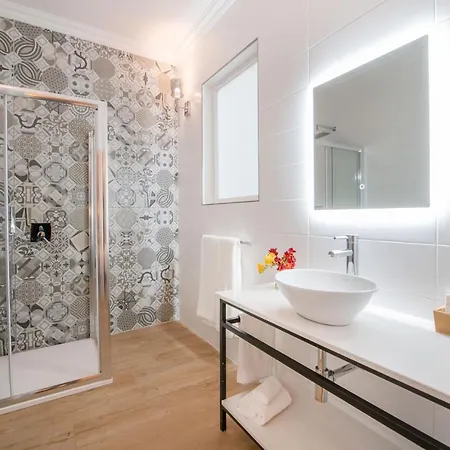 招待所 Georges Boutique Living 沙拉