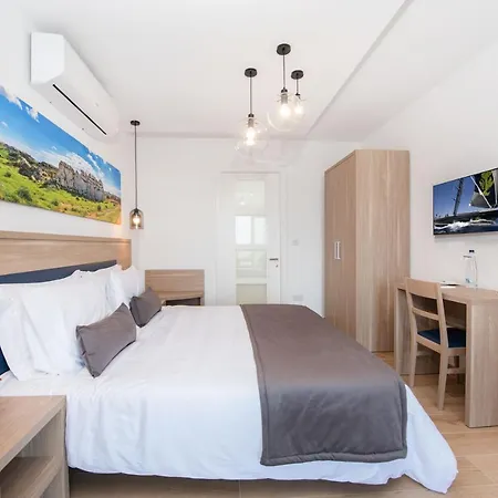Georges Boutique Living 招待所 沙拉