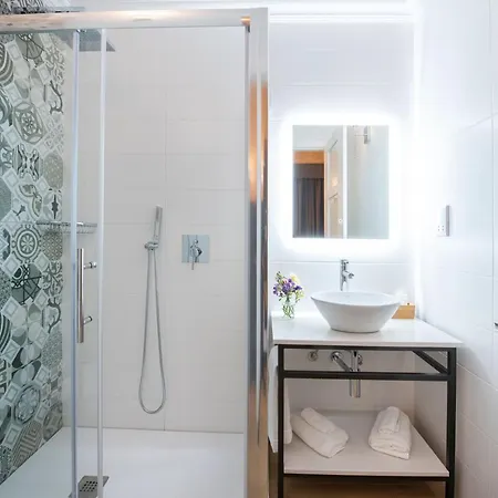 Georges Boutique Living 招待所 沙拉