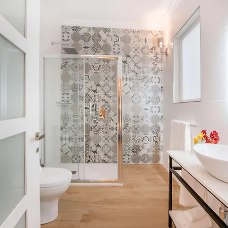 Georges Boutique Living