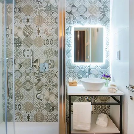 Georges Boutique Living 4*