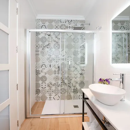 Georges Boutique Living 4*