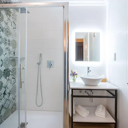 Georges Boutique Living