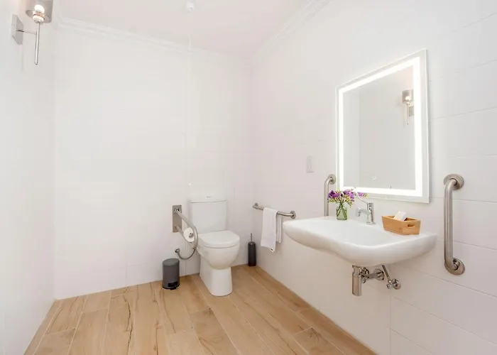 Guest house Georges Boutique Living 4*