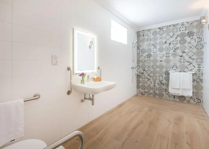 Georges Boutique Living